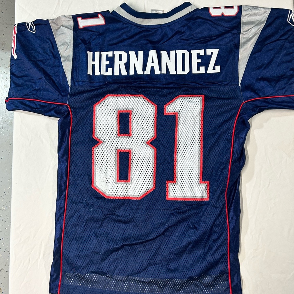 Men’s patriots jersey